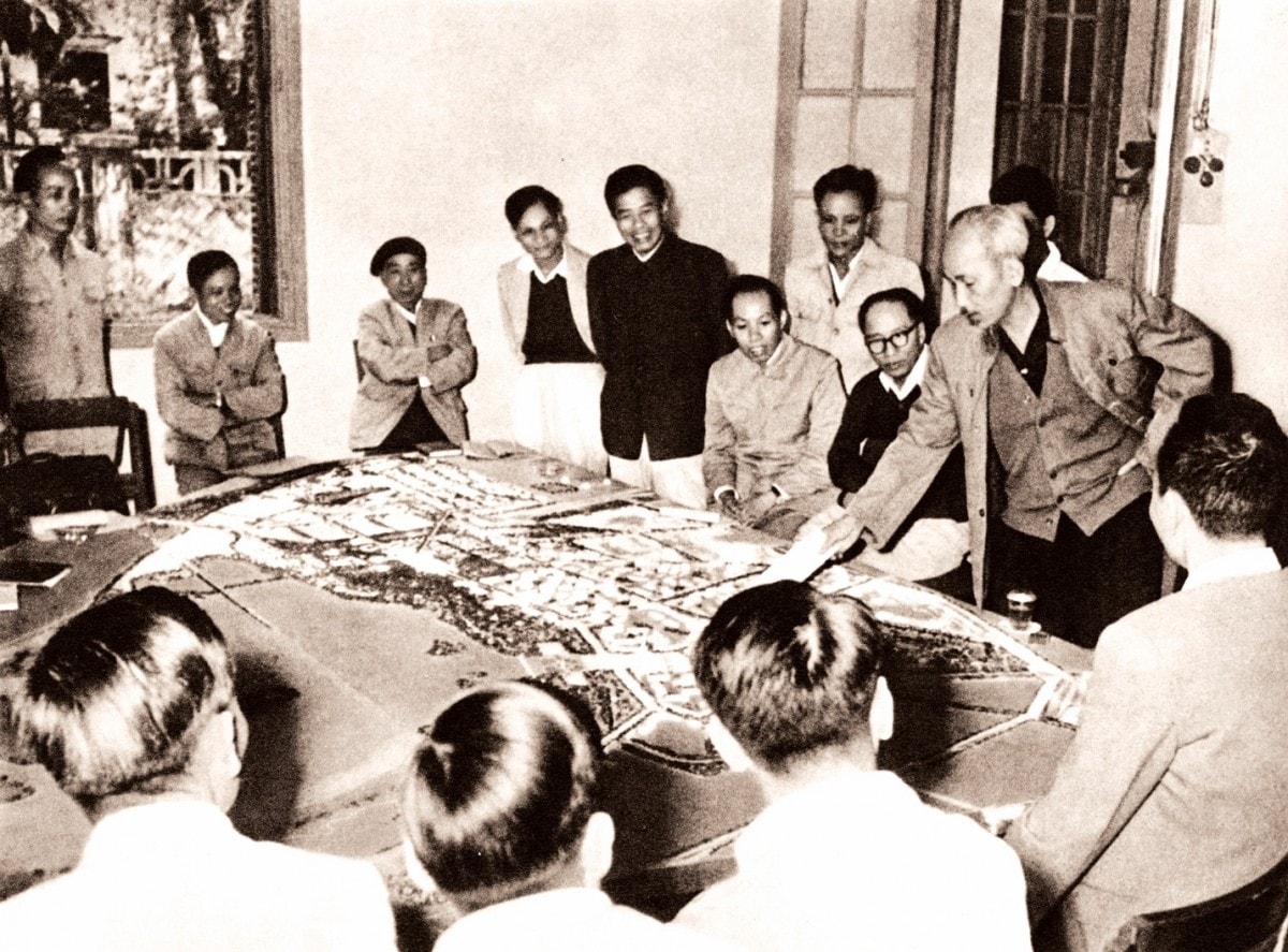 Hà Nội vươn mình từ mùa thu tháng Tám