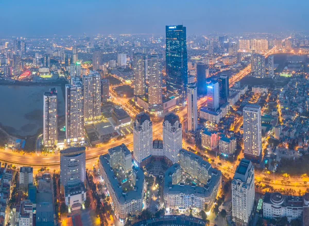 Hà Nội vươn mình từ mùa thu tháng Tám