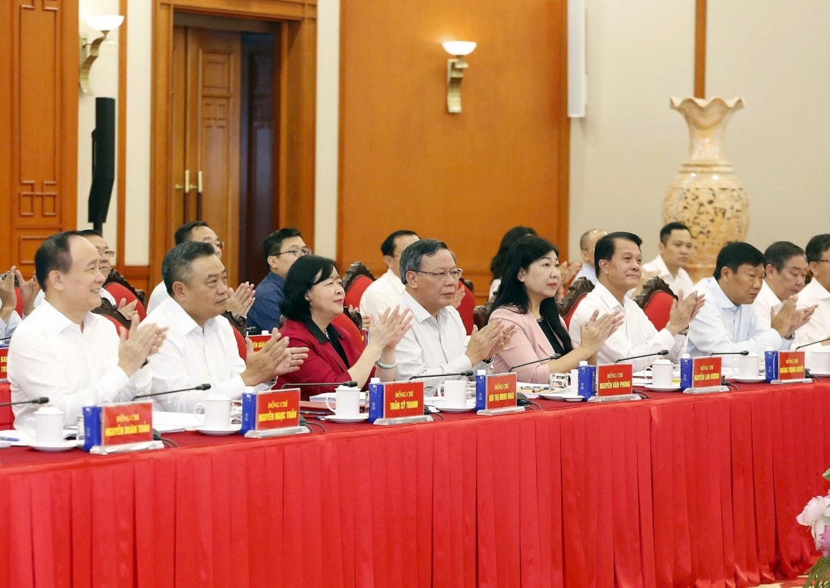 Hà Nội vươn mình từ mùa thu tháng Tám