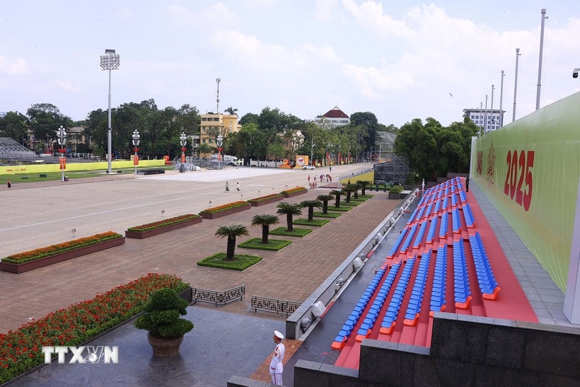 Hình ảnh tại khu vực Lăng Chủ tịch Hồ Chí Minh, Quảng trường Ba Đình phục vụ Lễ kỷ (niệm. Ảnh: Văn Điệp/TTXVN)
