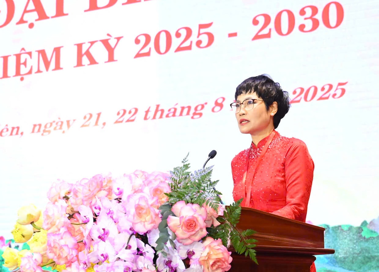 hoang-phuong-ngoc.jpg