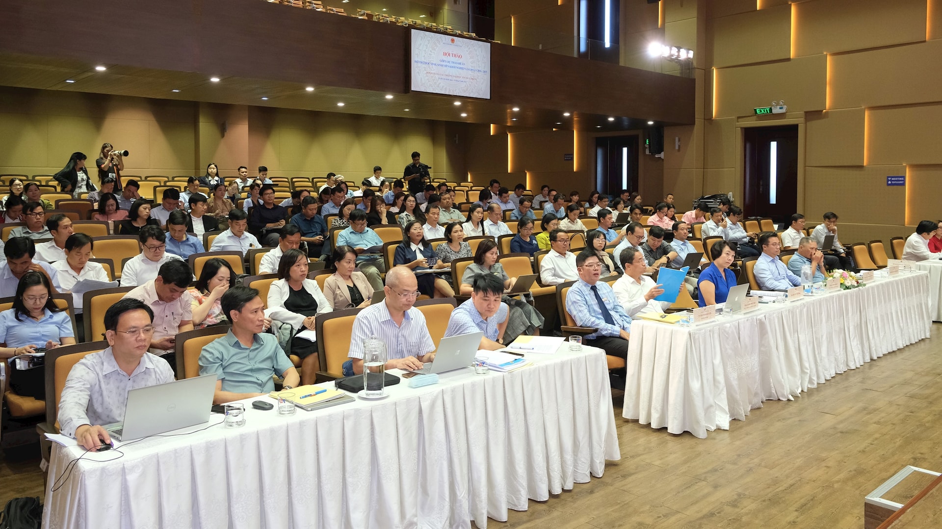 Các đại biểu tham dự hội thảo. Ảnh