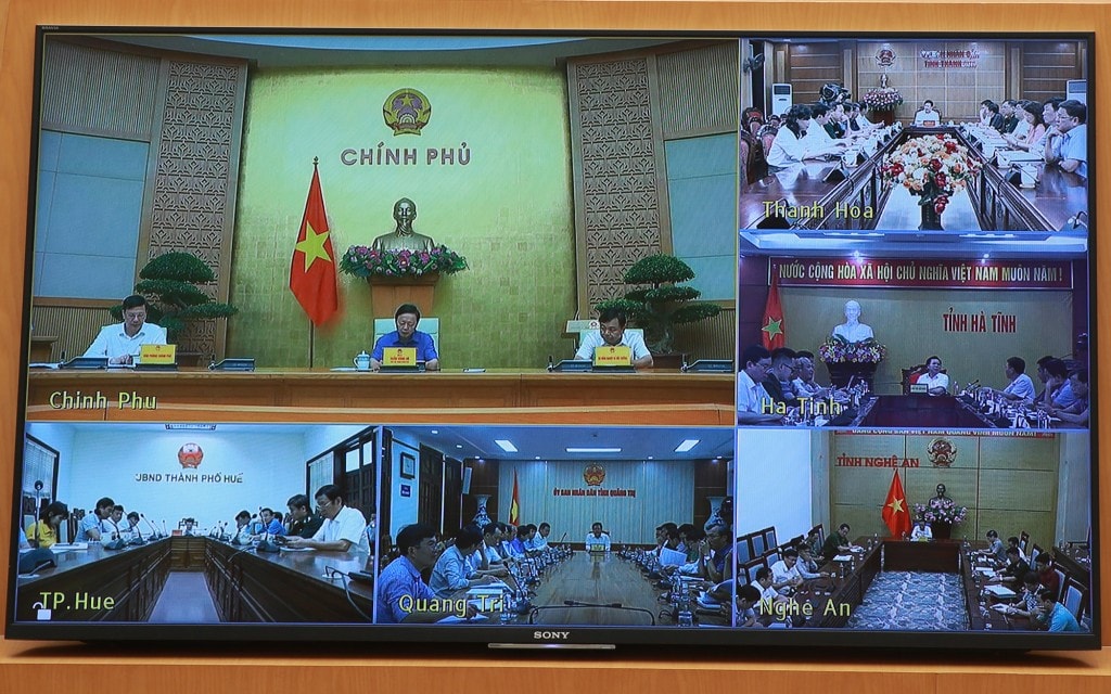 Lãnh đạo các bộ, ngành, địa phương báo cáo - Ảnh: VGP/Minh Khôi