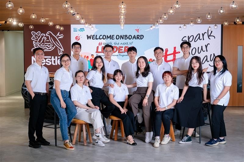 Nestlé mỗi năm đều trao hàng trăm cơ hội việc làm đến các bạn sinh viên thông qua các chương trình tuyển chọn Quản trị viên tập sự và Thực tập sinh Nesternship