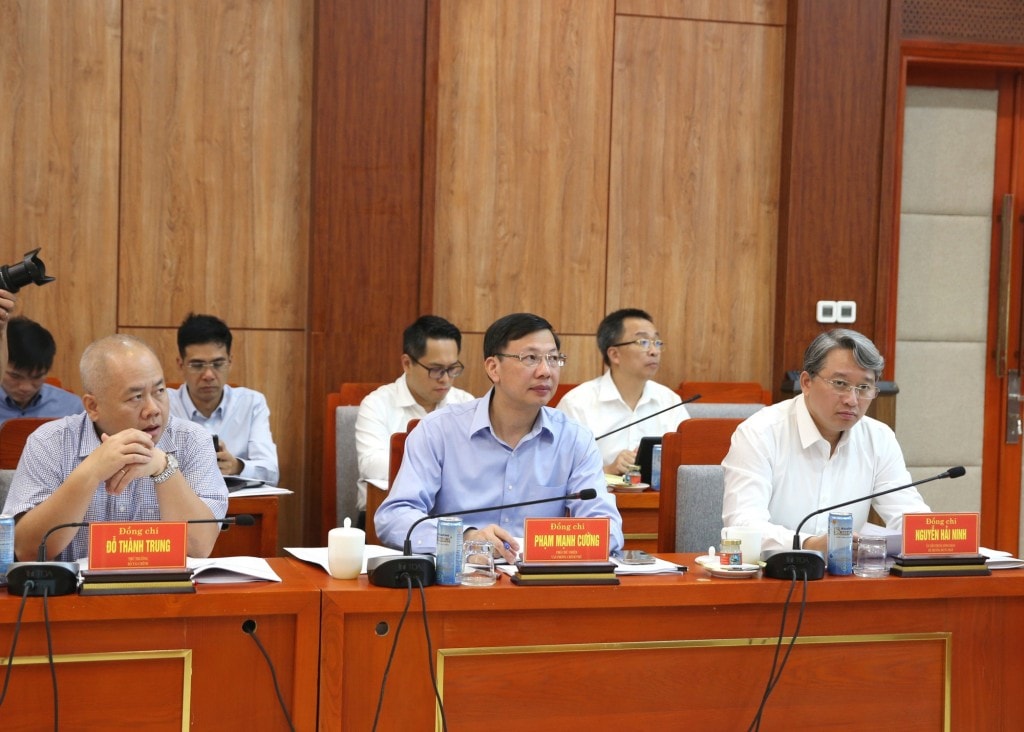 Các đại biểu tham dự buổi lảm việc - Ảnh: VGP/Nguyễn Hoàng