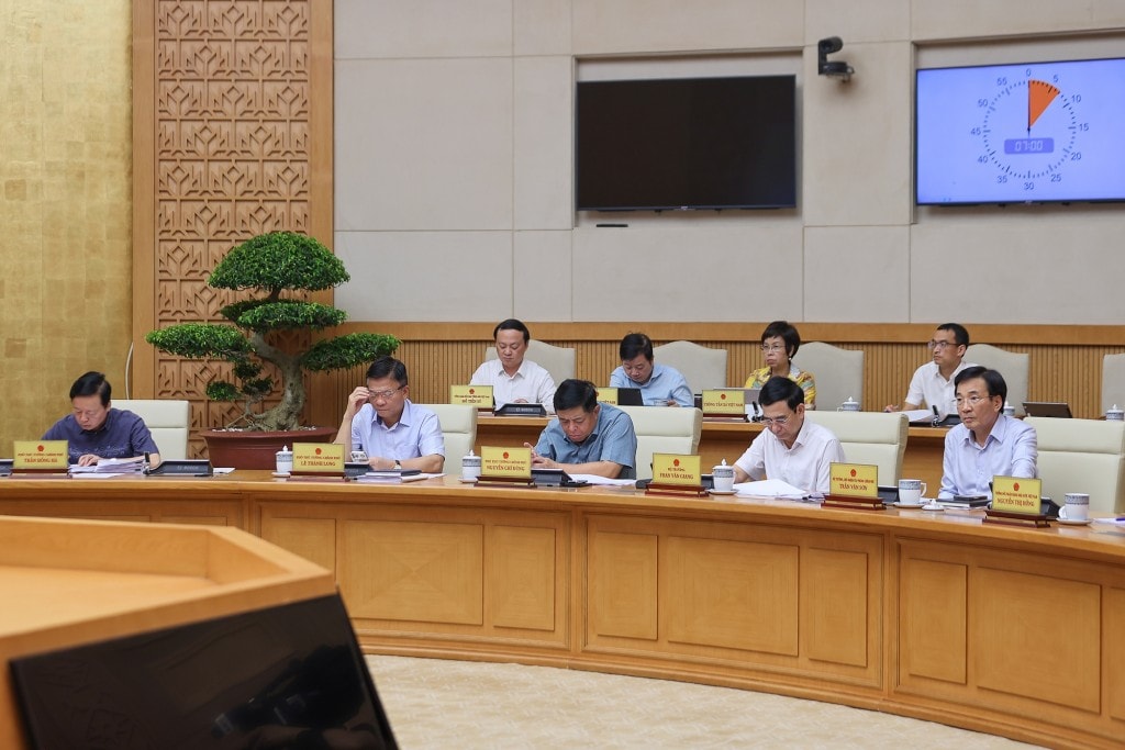 Thủ tướng yêu cầu các Phó Thủ tướng Chính phủ, lãnh đạo các bộ, ngành, địa phương cấp tỉnh và cấp huyện tích cực, chủ động, tháo gỡ khó khăn, giải quyết công việc theo thẩm quyền- Ảnh: VGP/Nhật Bắc Thủ tướng yêu cầu các Phó Thủ tướng Chính phủ, lãnh đạo các bộ, ngành, địa phương cấp tỉnh và cấp huyện tích cực, chủ động, tháo gỡ khó khăn, giải quyết công việc theo thẩm quyền- Ảnh: VGP/Nhật Bắc
