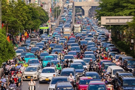 [Podcast] Ô nhiễm bụi mịn vượt mức - Xe cũ sẽ bị kiểm soát chặt hơn từ năm 2026