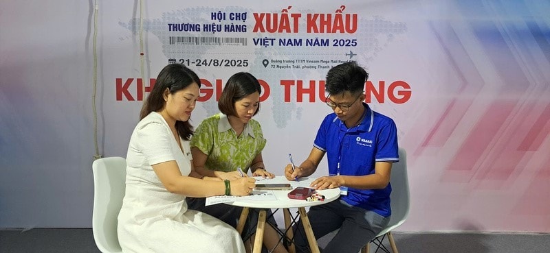Hà Nội đồng hành cùng doanh nghiệp: Mở rộng đường ra thế giới cho hàng Việt