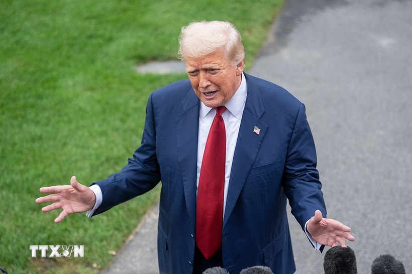 Tổng thống Mỹ Donald Trump bày tỏ sự hài lòng về việc có thêm một ghế trống tại FED và ông “rất vui” khi nhận được thư từ chức của Thống đốc Adriana Kugler. (Ảnh: THX/TTXVN)