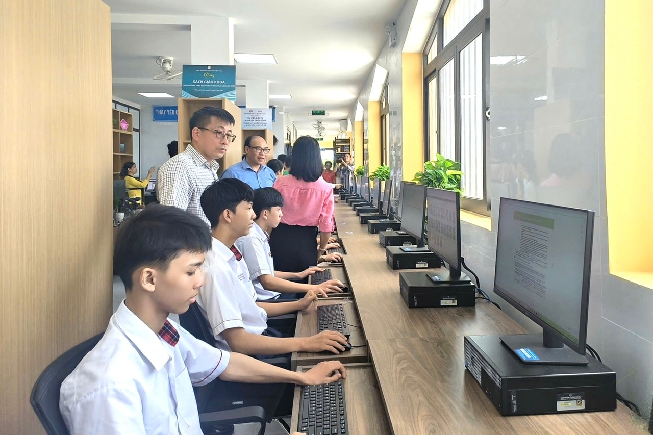 nxb-tang-sach-3.jpg