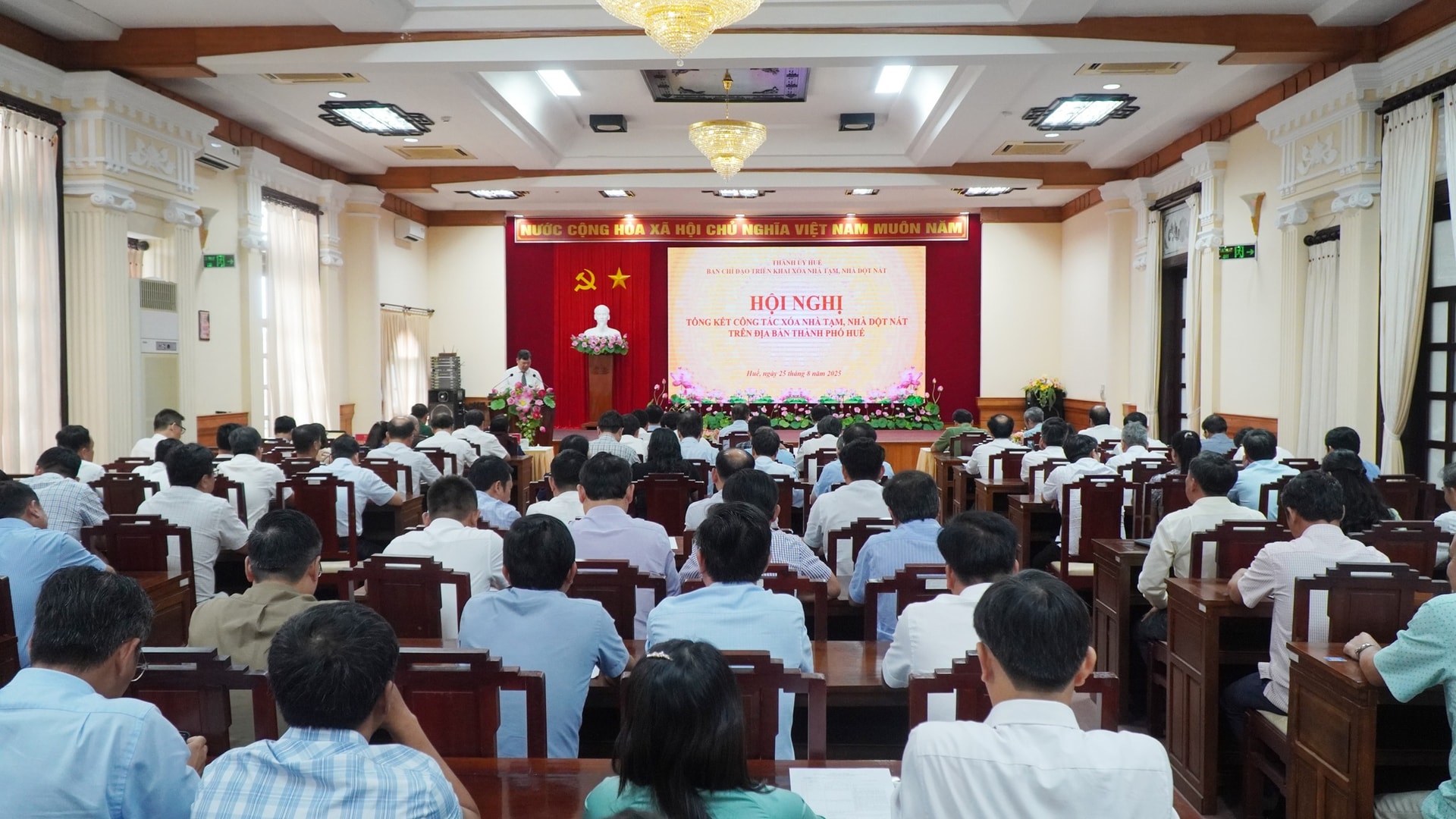 a618.hue-xoa-nha-dot-nat.jpg