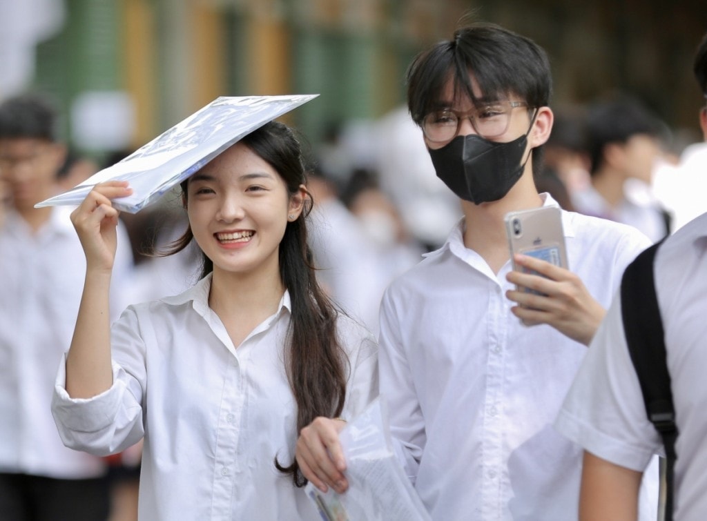 Năm 2025, nhiều trường đại học giảm chi tiêu xét tuyển bằng điểm tốt nghiệp THPT