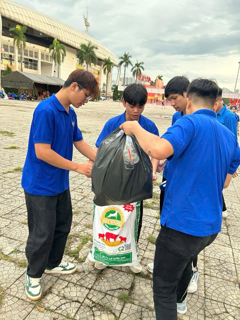Phường Từ Liêm: 200 đoàn viên tham gia phục vụ hợp luyện diễu binh