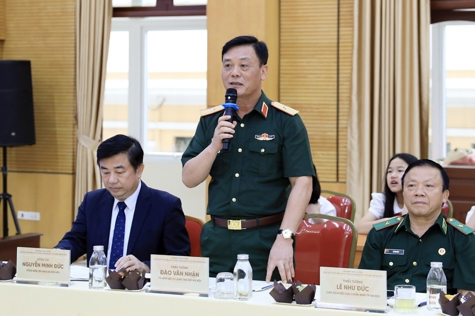 Thiếu tướng Đào Văn Nhận, Tư lệnh Bộ Tư lệnh Thủ đô Hà Nội phát biểu tại tọa đàm. Ảnh: Quang Thái Thiếu tướng Đào Văn Nhận, Tư lệnh Bộ Tư lệnh Thủ đô Hà Nội phát biểu tại tọa đàm. Ảnh: Quang Thái