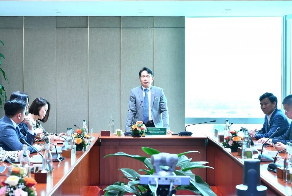 Ông Nguyễn Mạnh Hùng - Thành viên HĐQT Vietcombankphát biểu chỉ đạo tại buổi lễ