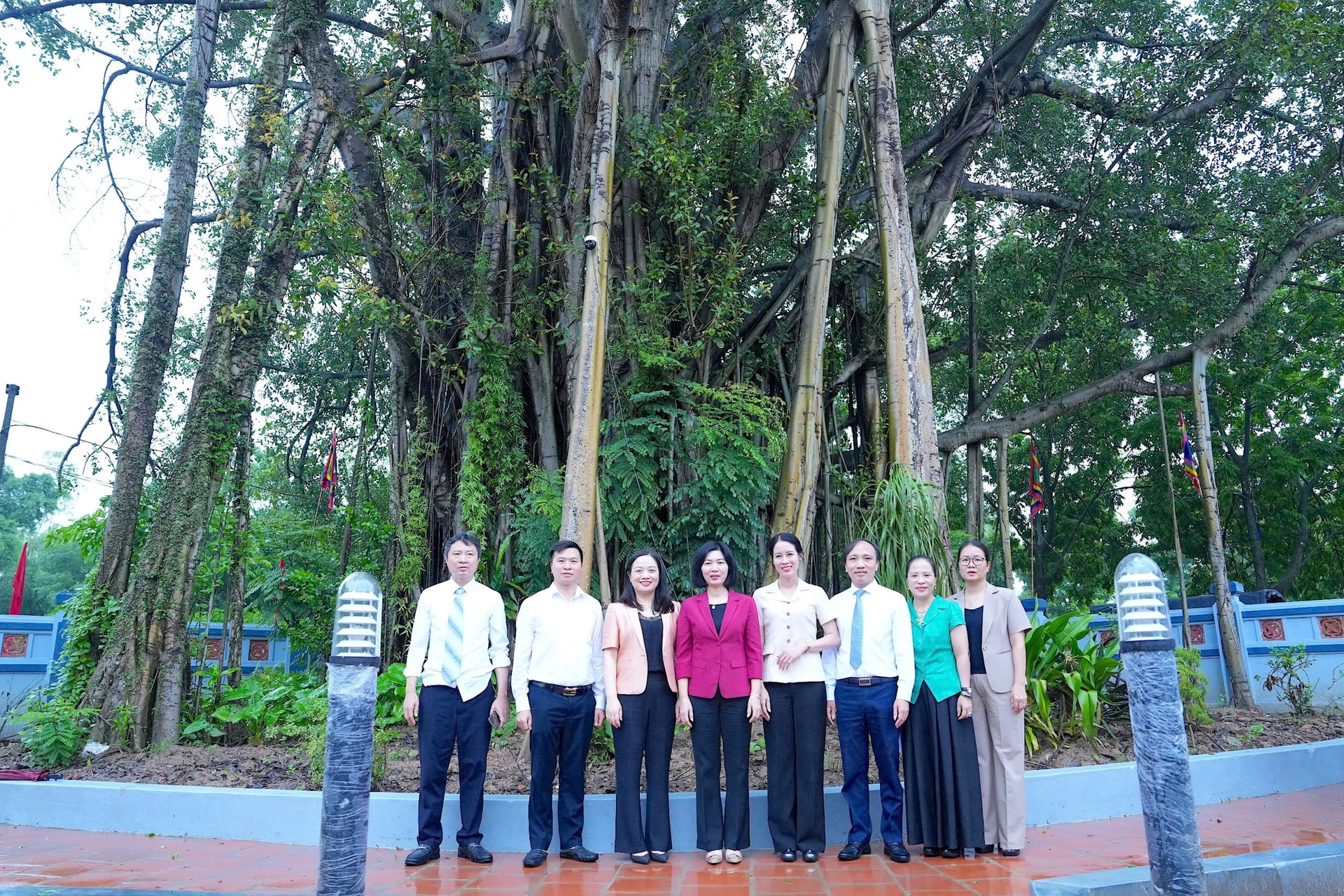 xa-van-dinh-den-thanh-am.jpg