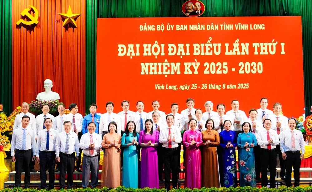 BCH Đảng bộ UBND tỉnh, nhiệm kỳ 2025 - 2030 ra mắt đại hội. BCH Đảng bộ UBND tỉnh, nhiệm kỳ 2025 - 2030 ra mắt đại hội.