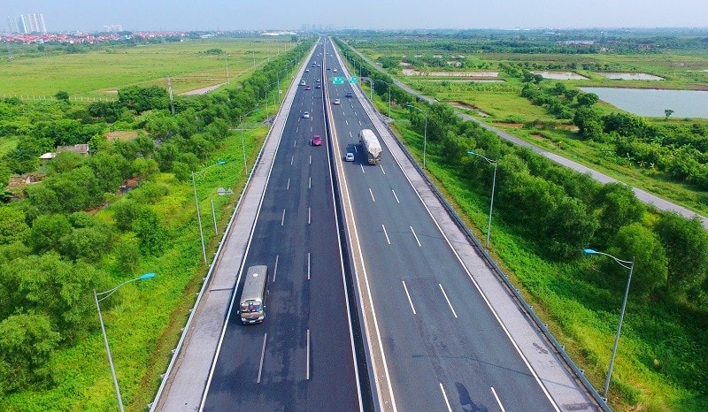 Chúng ta sẽ hoàn thành vượt chỉ tiêu kế hoạch 3.000 km đường bộ cao tốc và 1.000 km đường ven biển ngay trong năm 2025 này.
