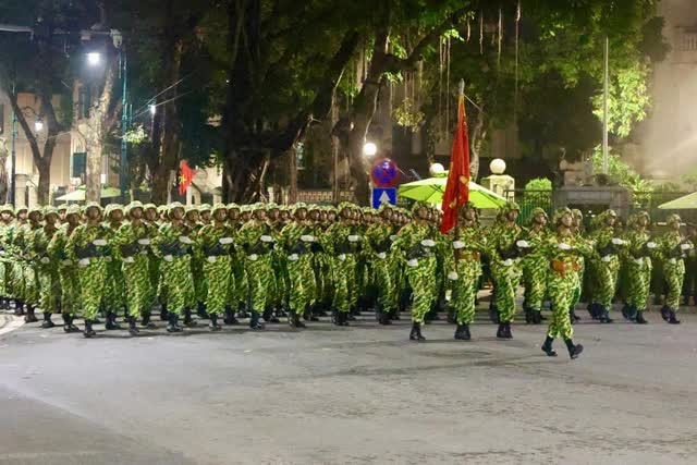 TRỰC TIẾP: Sơ duyệt cấp Nhà nước lễ diễu binh, diễu hành A80