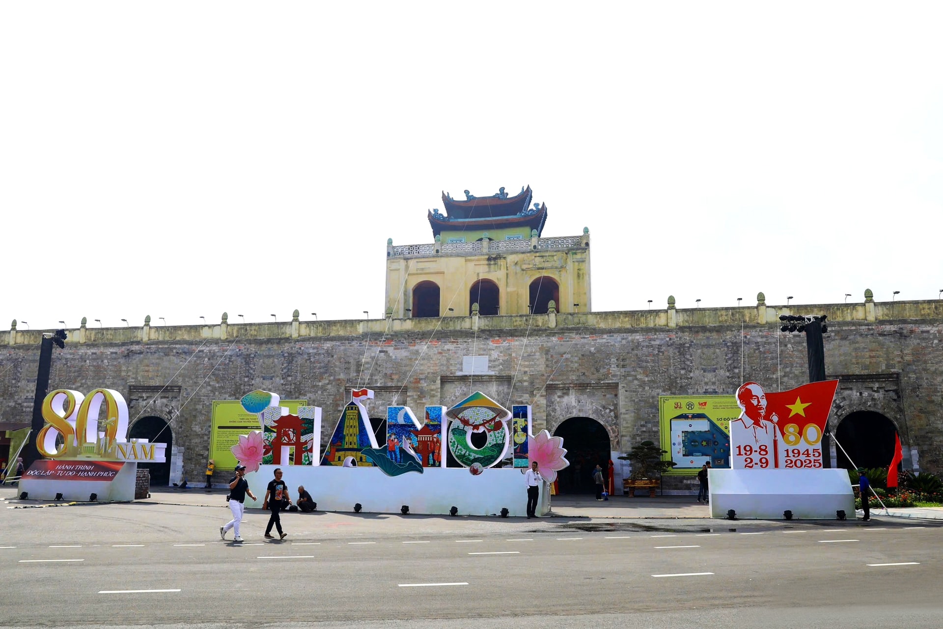 khong-gian-truyen-thong-va-sang-tao-ha-noi-2025-la-mot-trong-nhung-diem-nhan-cua-trien-lam-thanh-tuu-dat-nuoc-80-nam-hanh-trinh-doc-lap-tu-do-hanh-phuc.-anh-quang-thai.jpg