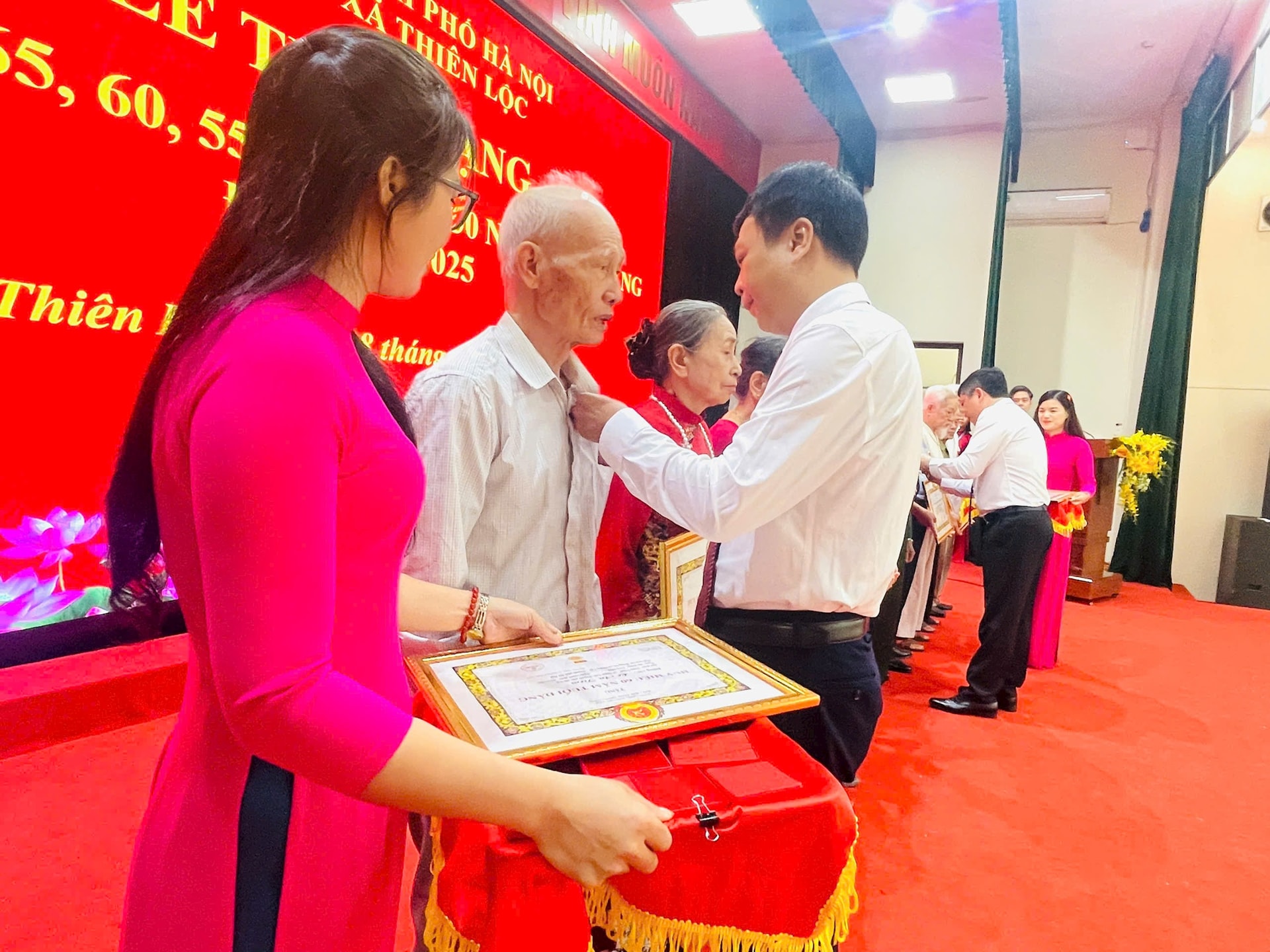 phung-khai-loi.jpg