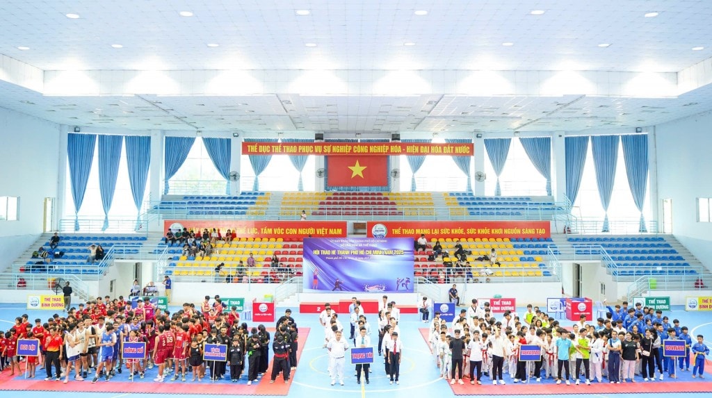 Toàn cảnh Lễ Khai mạc Hội thao hè Thành phố Hồ Chí Minh 2025 tại Bình Dương