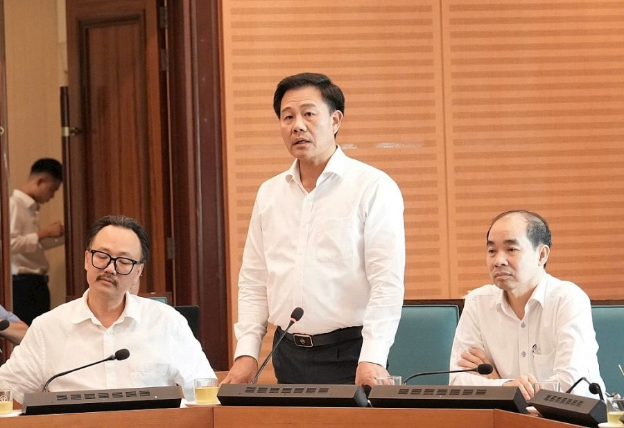 Giám đốc Sở Nông nghiệp và Môi trường thành phố Hà Nội Nguyễn Xuân Đại phát biểu tại phiên họp. Ảnh: Đình Hiệp