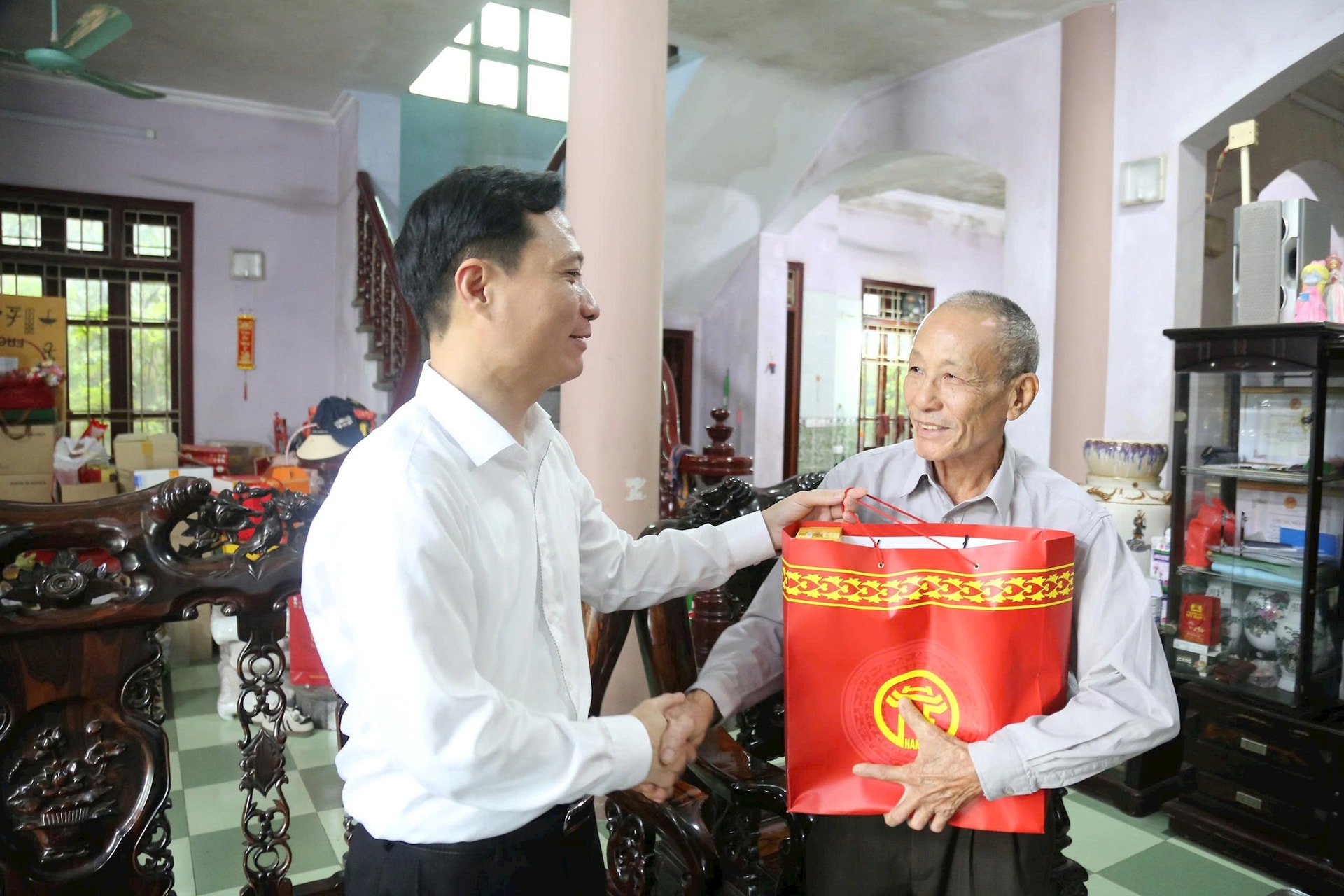 phung-chi-tam.jpg
