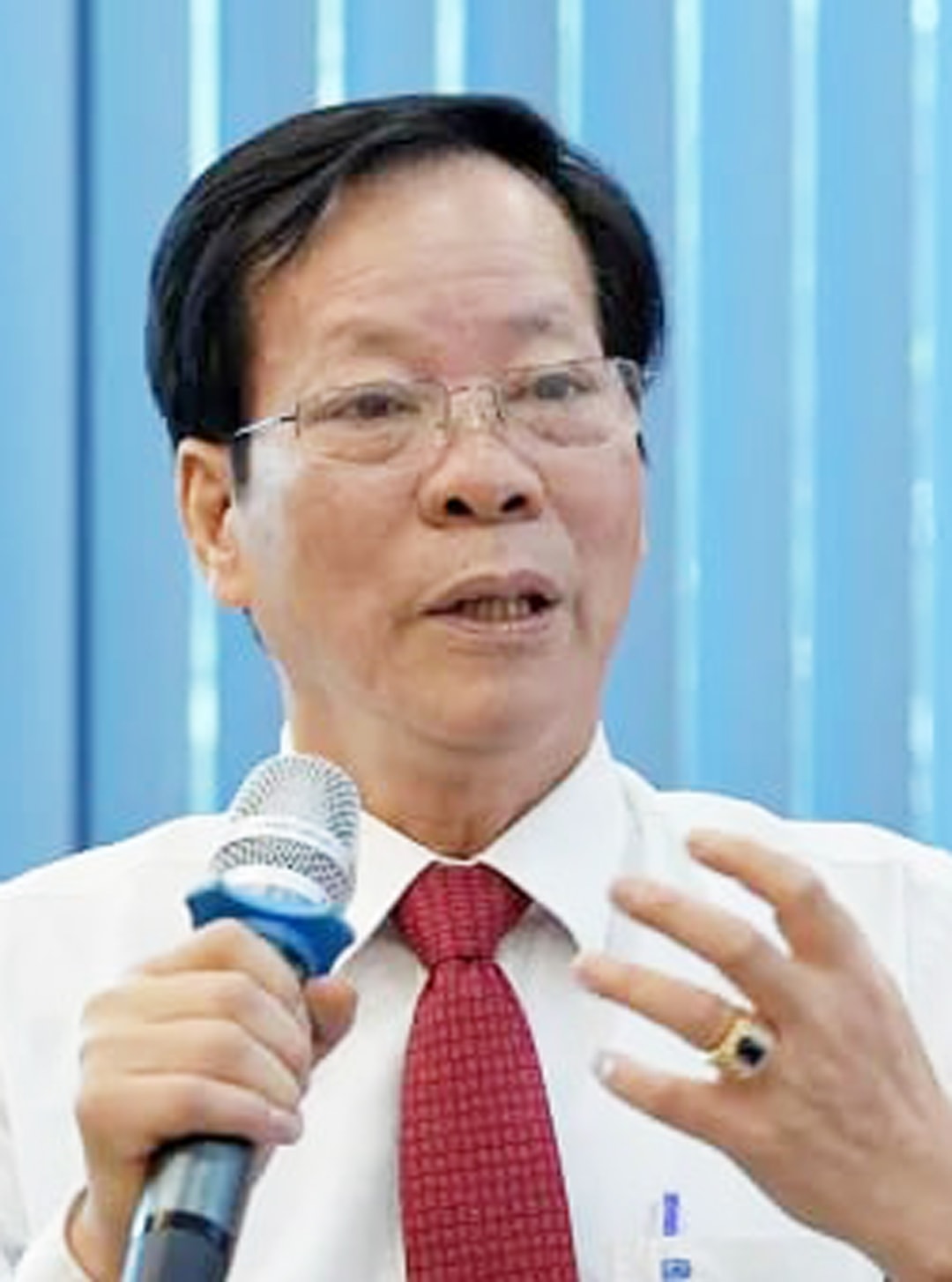yk-truong-minh-tien-1.jpg