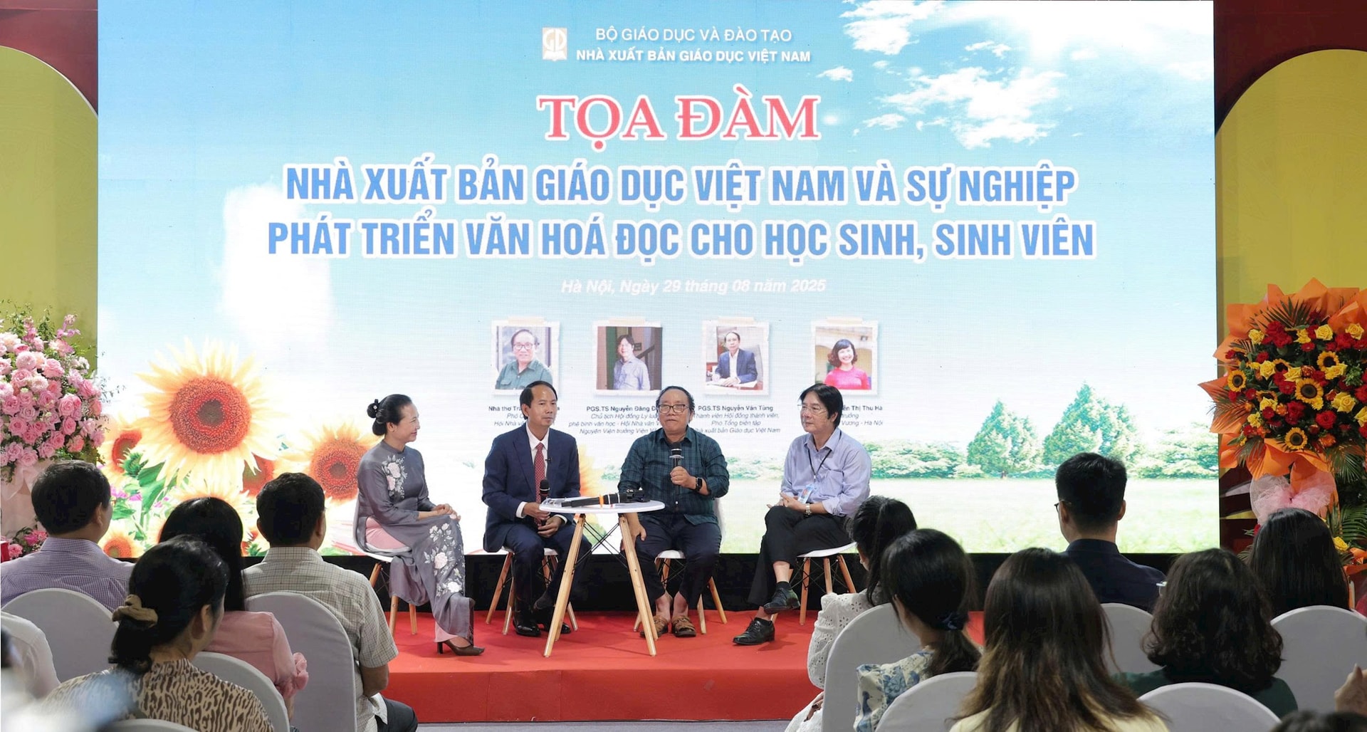 toa-dam-van-hoa-doc-nxb1.jpg