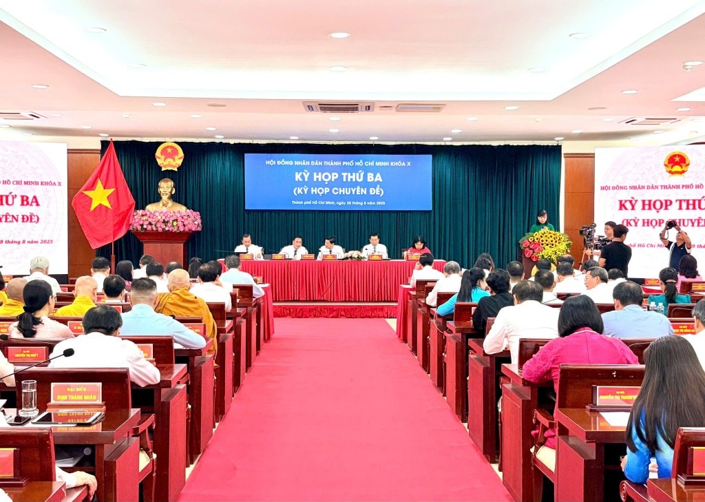 Quang cảnh kỳ họp