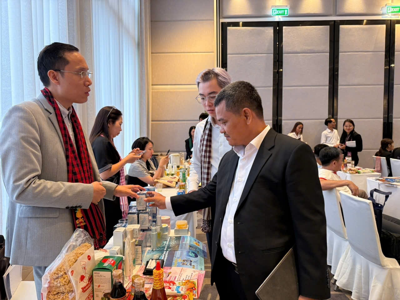 Apresentação do produto na Conferência Empresarial Vietnã-Camboja-Agosto-2025.-Anh-Nguyen-Vinh.jpg