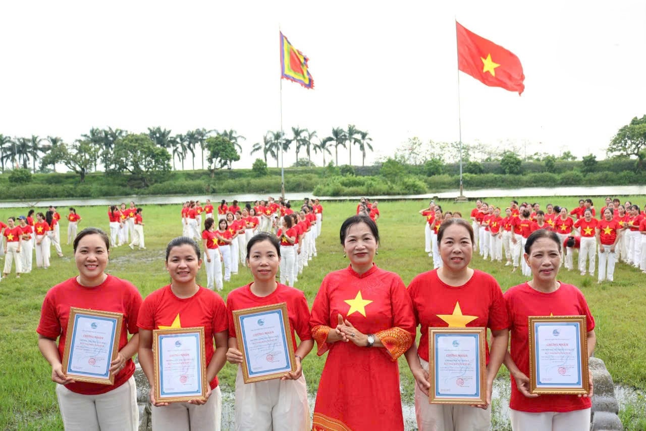ហង្ស-ដាវ4.jpg