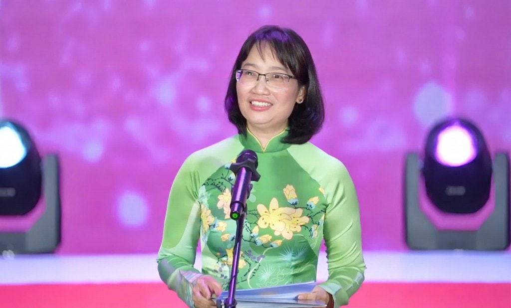 Phó Chủ tịch UBND TP Hồ Chí Minh Trần Thị Diệu Thuý dự và phát biểu chúc mừng tại chương trình Phó Chủ tịch UBND TP Hồ Chí Minh Trần Thị Diệu Thuý dự và phát biểu chúc mừng tại chương trình