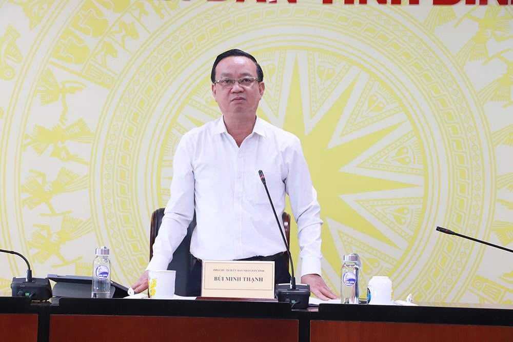 Phó Chủ tịch UBND tỉnh Bùi Minh Thạnh nhấn mạnh, việc đẩy nhanh tiến độ GPMB là nhiệm vụ chính trị quan trọng, thể hiện quyết tâm thực hiện Nghị quyết Đại hội Đảng bộ tỉnh. Phó Chủ tịch UBND tỉnh Bùi Minh Thạnh nhấn mạnh, việc đẩy nhanh tiến độ GPMB là nhiệm vụ chính trị quan trọng, thể hiện quyết tâm thực hiện Nghị quyết Đại hội Đảng bộ tỉnh.