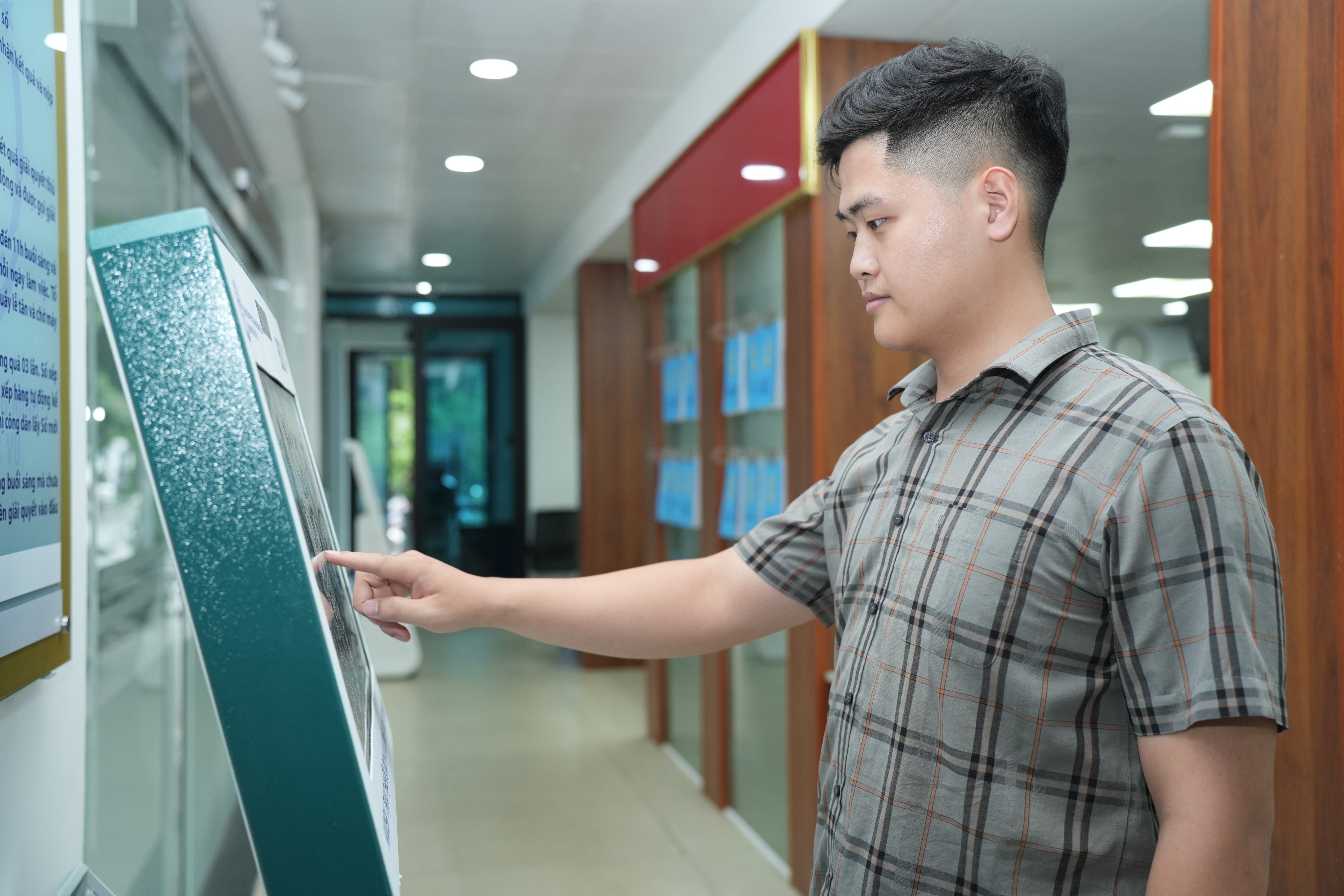 Công nghệ mang thủ tục hành chính đến gần người dân