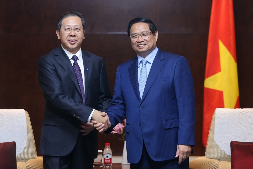 Thủ tướng Phạm Minh Chính tiếp Chủ tịch HĐQT Tập đoàn Khoa học kỹ thuật Huadian (Hoa Điện) Bành Cương Bình - Ảnh: VGP/Nhật Bắc