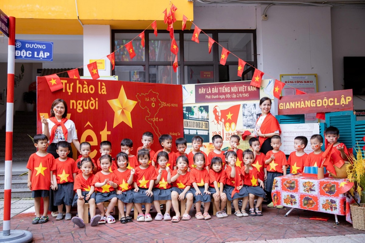 Thầy và trò Thủ đô rộn ràng trong không khí hân hoan chào mừng Đại lễ 80 năm Quốc khánh 2/9