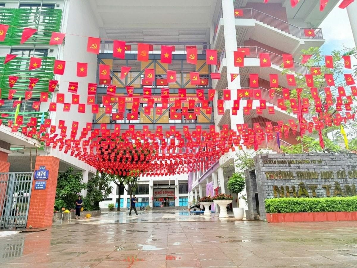 Thầy và trò Thủ đô rộn ràng trong không khí hân hoan chào mừng Đại lễ 80 năm Quốc khánh 2/9