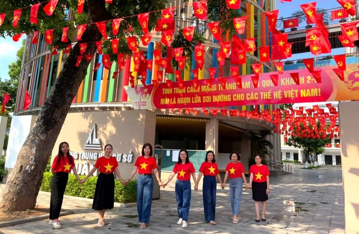 Thầy và trò Thủ đô rộn ràng trong không khí hân hoan chào mừng Đại lễ 80 năm Quốc khánh 2/9