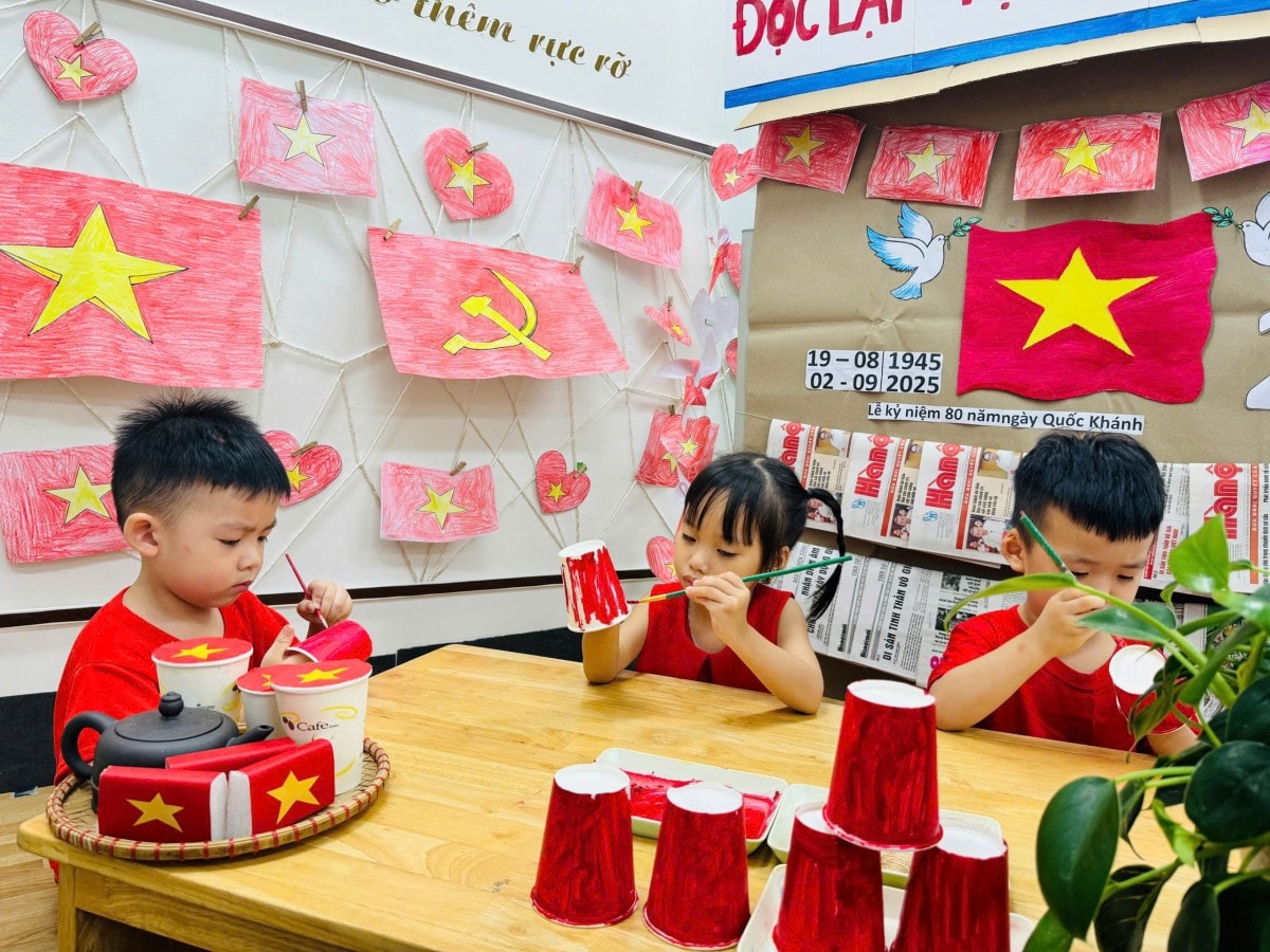 Thầy và trò Thủ đô rộn ràng trong không khí hân hoan chào mừng Đại lễ 80 năm Quốc khánh 2/9