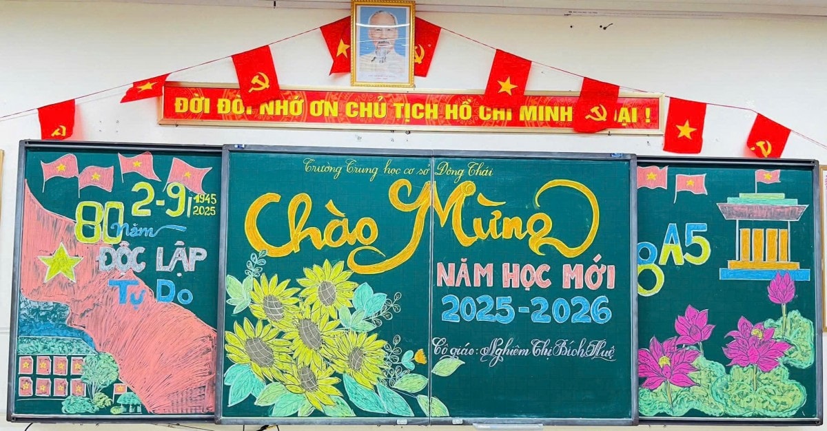 Thầy và trò Thủ đô rộn ràng trong không khí hân hoan chào mừng Đại lễ 80 năm Quốc khánh 2/9