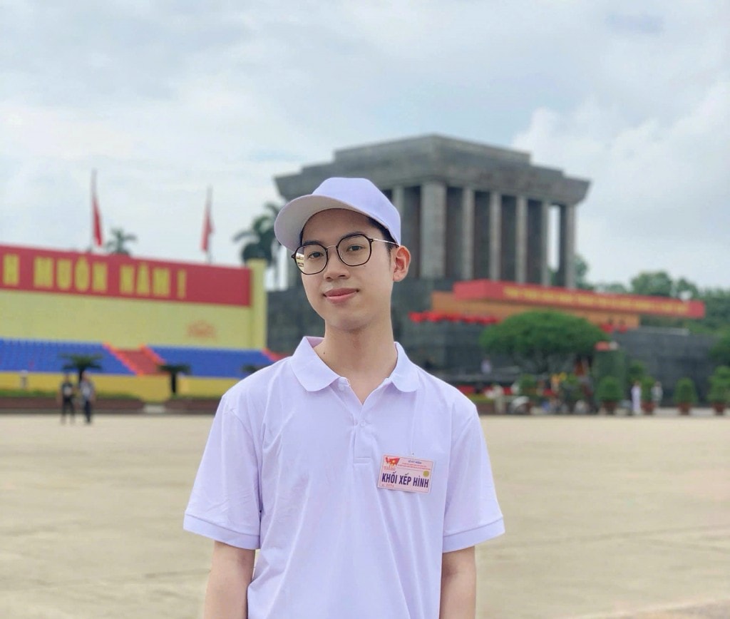 Nguyễn Đình Sáng – sinh viên Đại học Văn hoá Hà Nội, thành viên Khối xếp hình, ghi lại khoảnh khắc đáng nhớ trước giờ tập luyện tại Quảng trường Ba Đình lịch sử