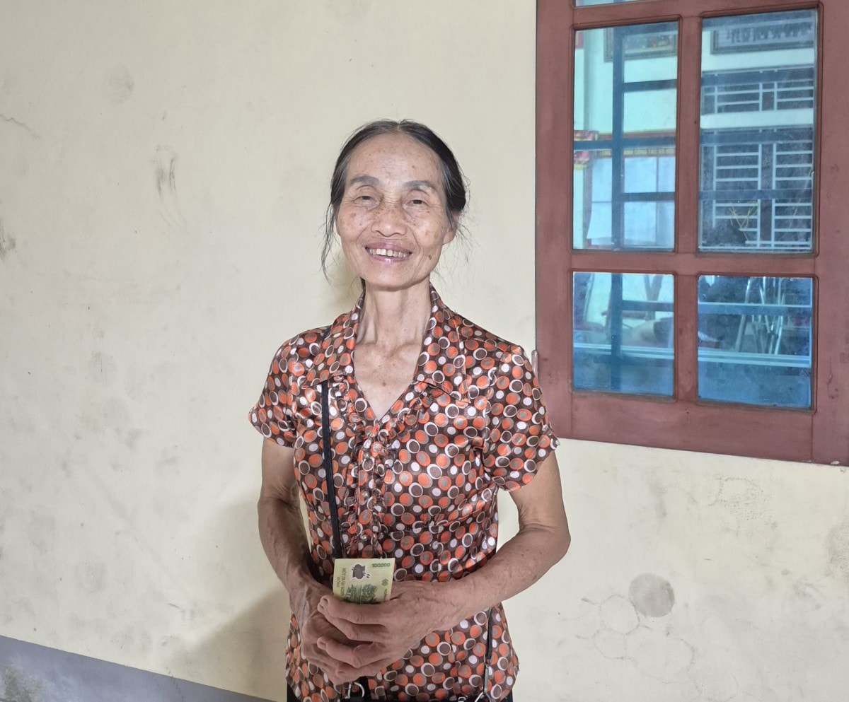 Người dân miền Trung - Tây Nguyên phấn khởi nhận quà Quốc khánh 2/9