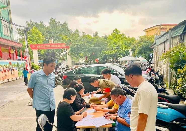 Phường Long Biên triển khai tặng quà nhân dịp Quốc khánh 2/9