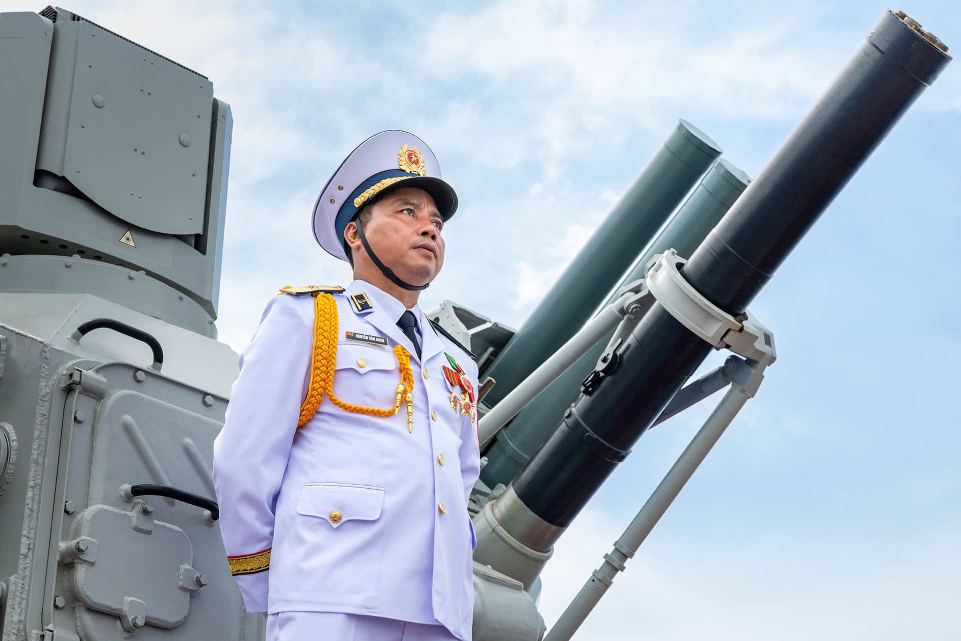 chuan-do-doc-nguyen-van-bach-pho-tu-lenh-tmt-quan-chung-hai-quan-chi-huy-cac-luc-luong-dieu-binh-tren-bien(1).jpg