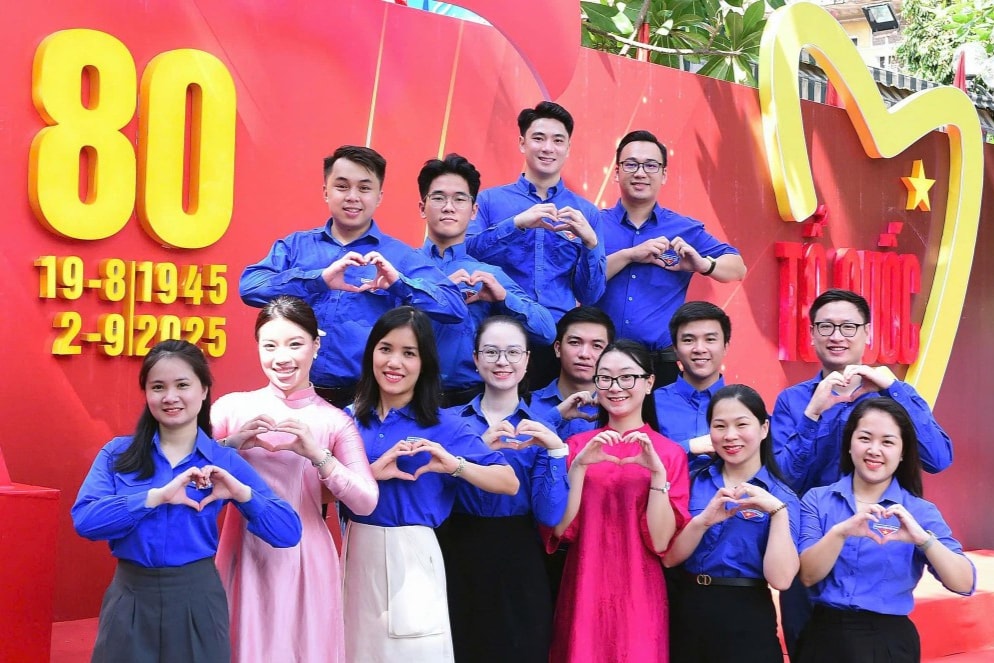 Bạn trẻ cùng lan tỏa tình yêu nước, “Tự hào Việt Nam”