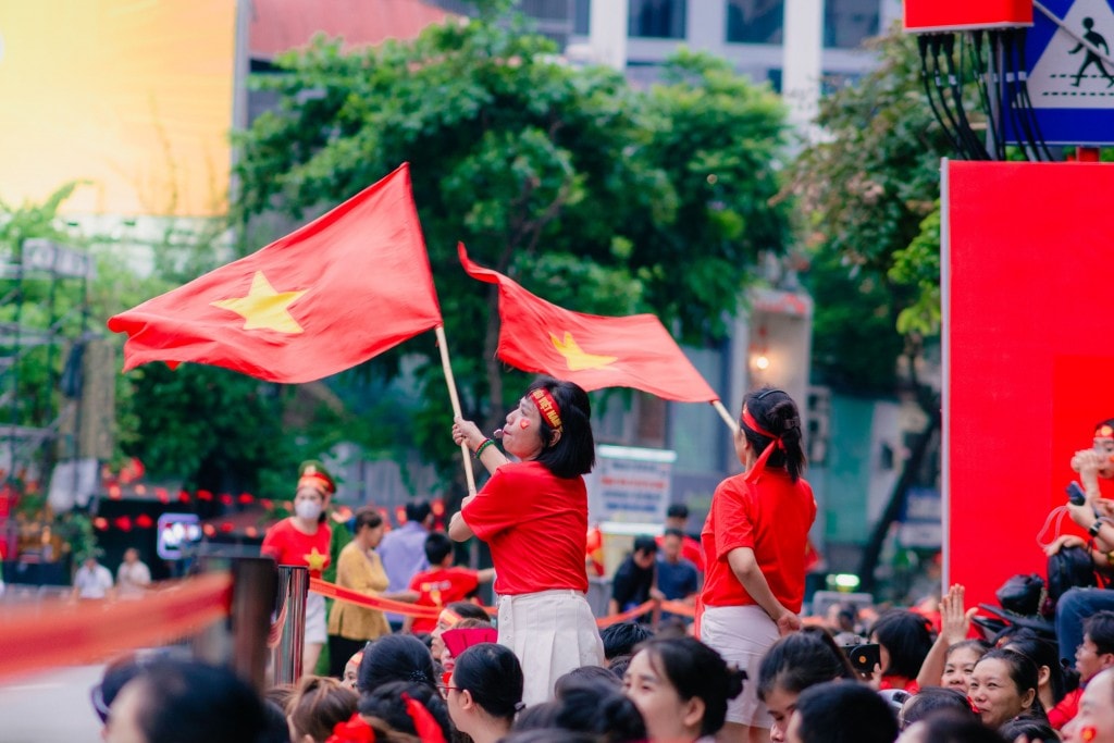 Đây là dịp để mỗi người dân Việt Nam thể hiện tình yêu với đất nước, lòng biết ơn đối với các thế hệ cha anh đã hy sinh vì độc lập, tự do của dân tộc Đây là dịp để mỗi người dân Việt Nam thể hiện tình yêu với đất nước, lòng biết ơn đối với các thế hệ cha anh đã hy sinh vì độc lập, tự do của dân tộc