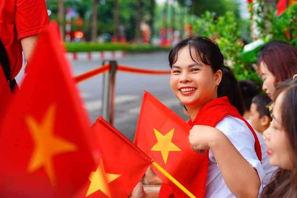Niềm vui, niềm tự hào rạng ngời trên từng khuôn mặt người dân Niềm vui, niềm tự hào rạng ngời trên từng khuôn mặt người dân