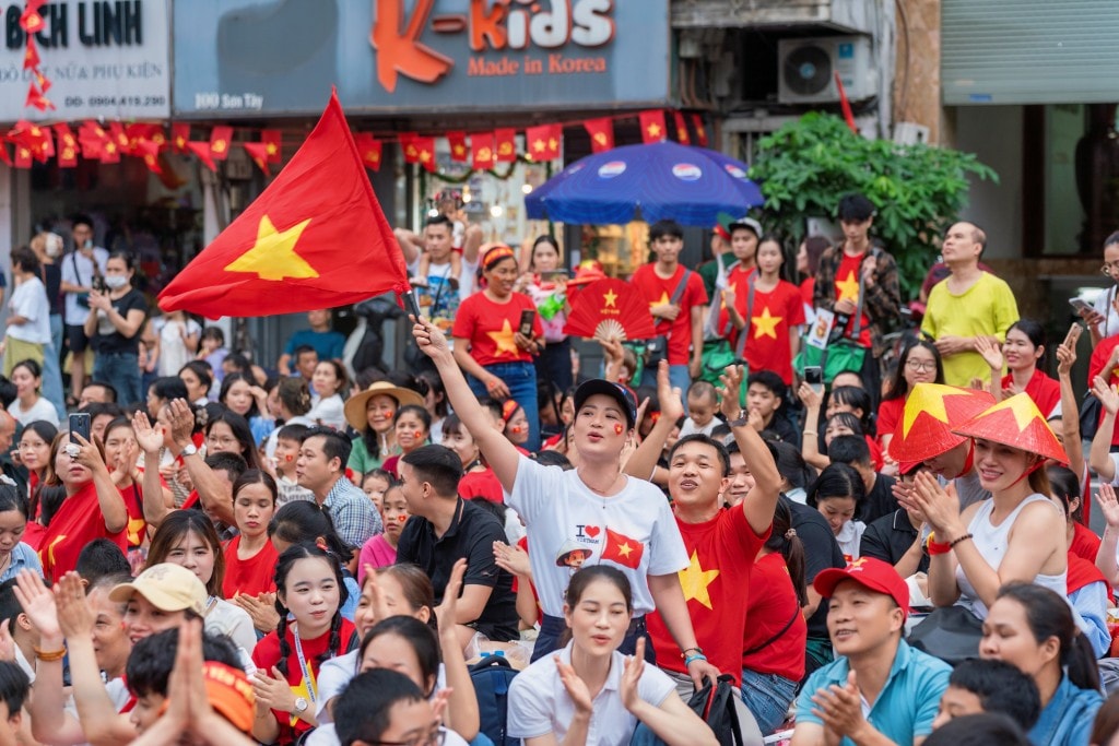 Hân hoan, tự hào được hòa mình trong ngày hội lớn của non sông Hân hoan, tự hào được hòa mình trong ngày hội lớn của non sông
